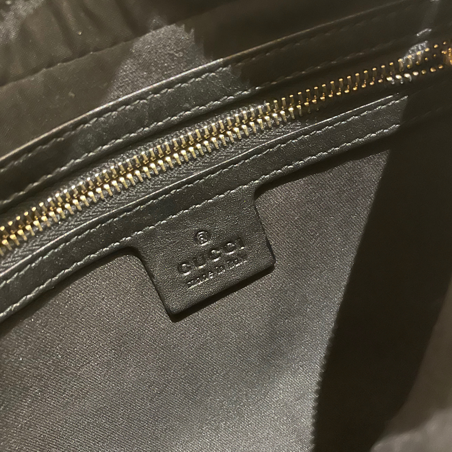 MEZZALUNA GUCCI PELLE NERA