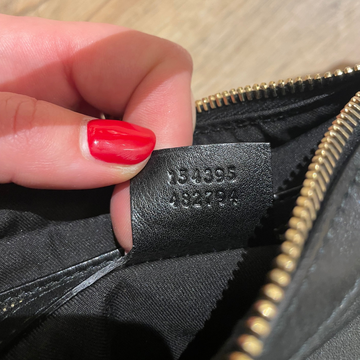 MEZZALUNA GUCCI PELLE NERA