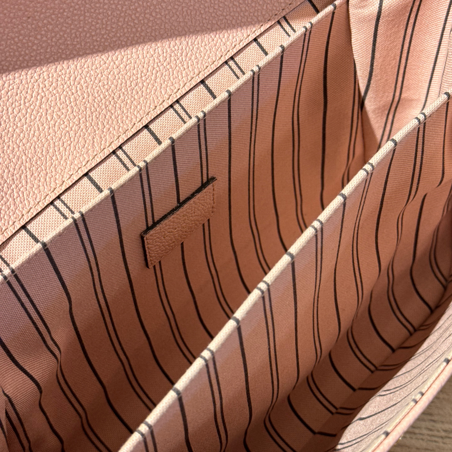 METIS PELLE EMPREINTE ROSA LOUIS VUITTON