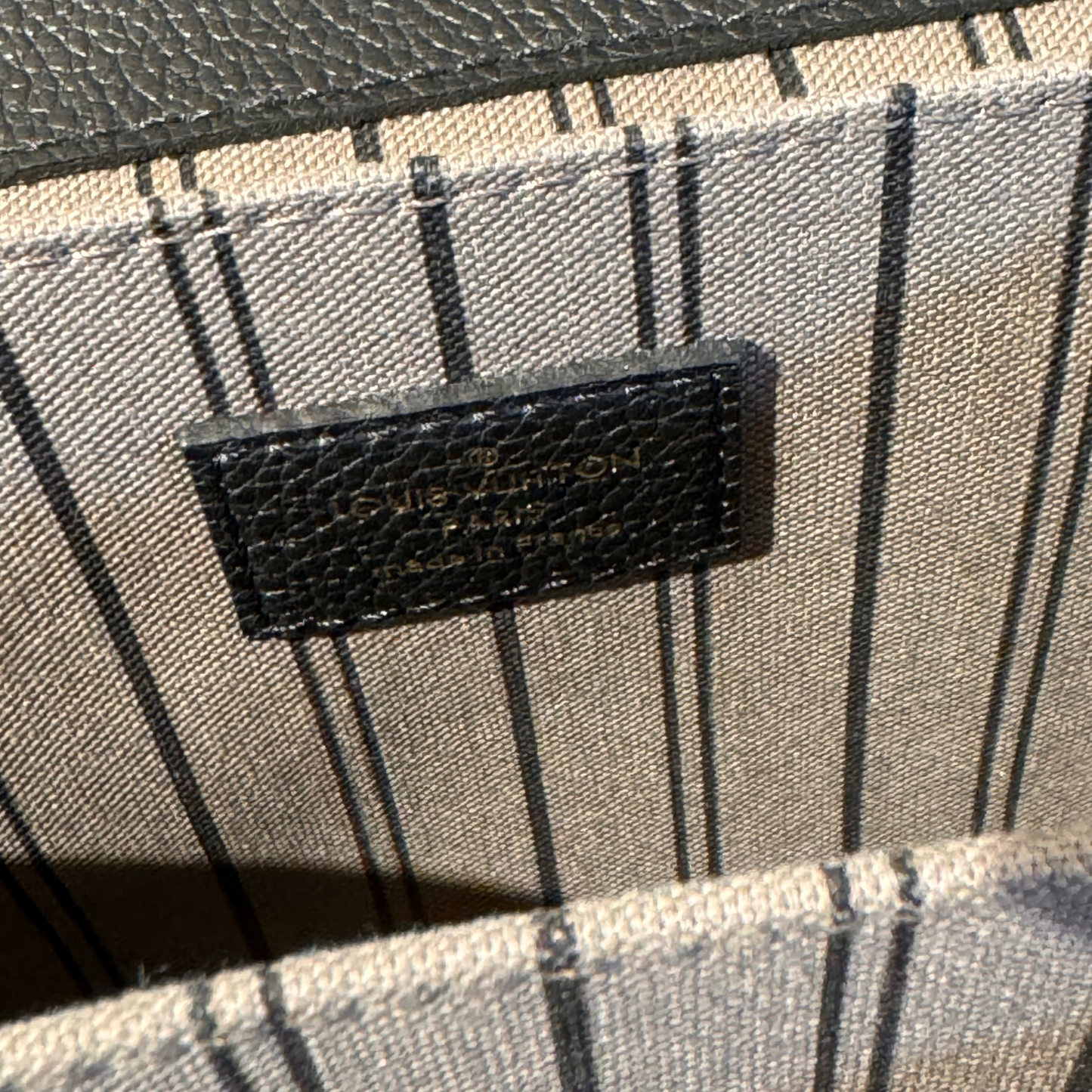 METIS LOUIS VUITTON PELLE EMPREINTE NERA