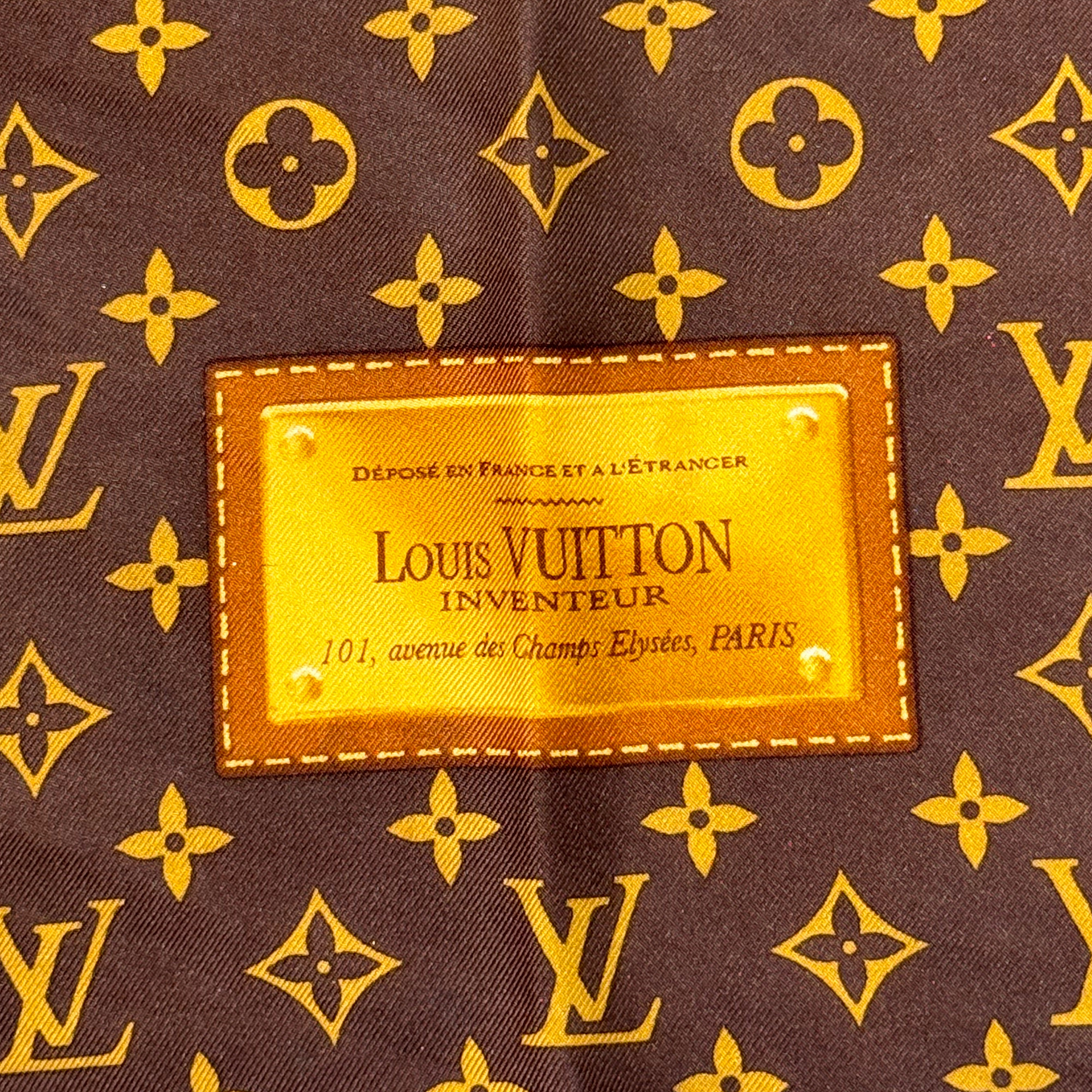 STRANGOLINO LOUIS VUITTON