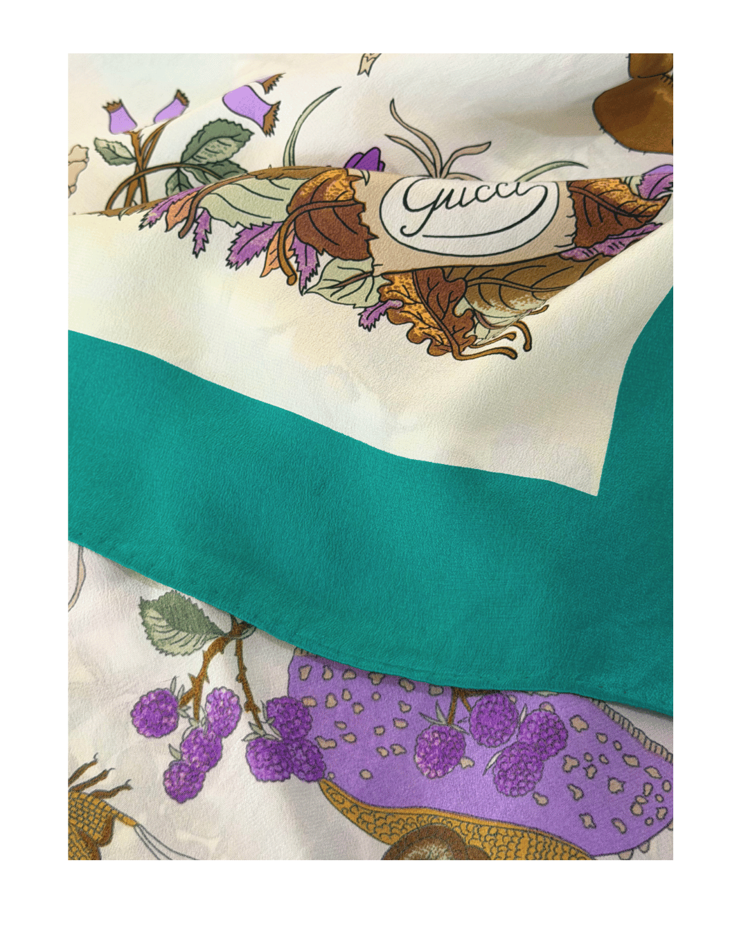 FOULARD FUNGHI CON PERIMETRO VERDE SMERALDO