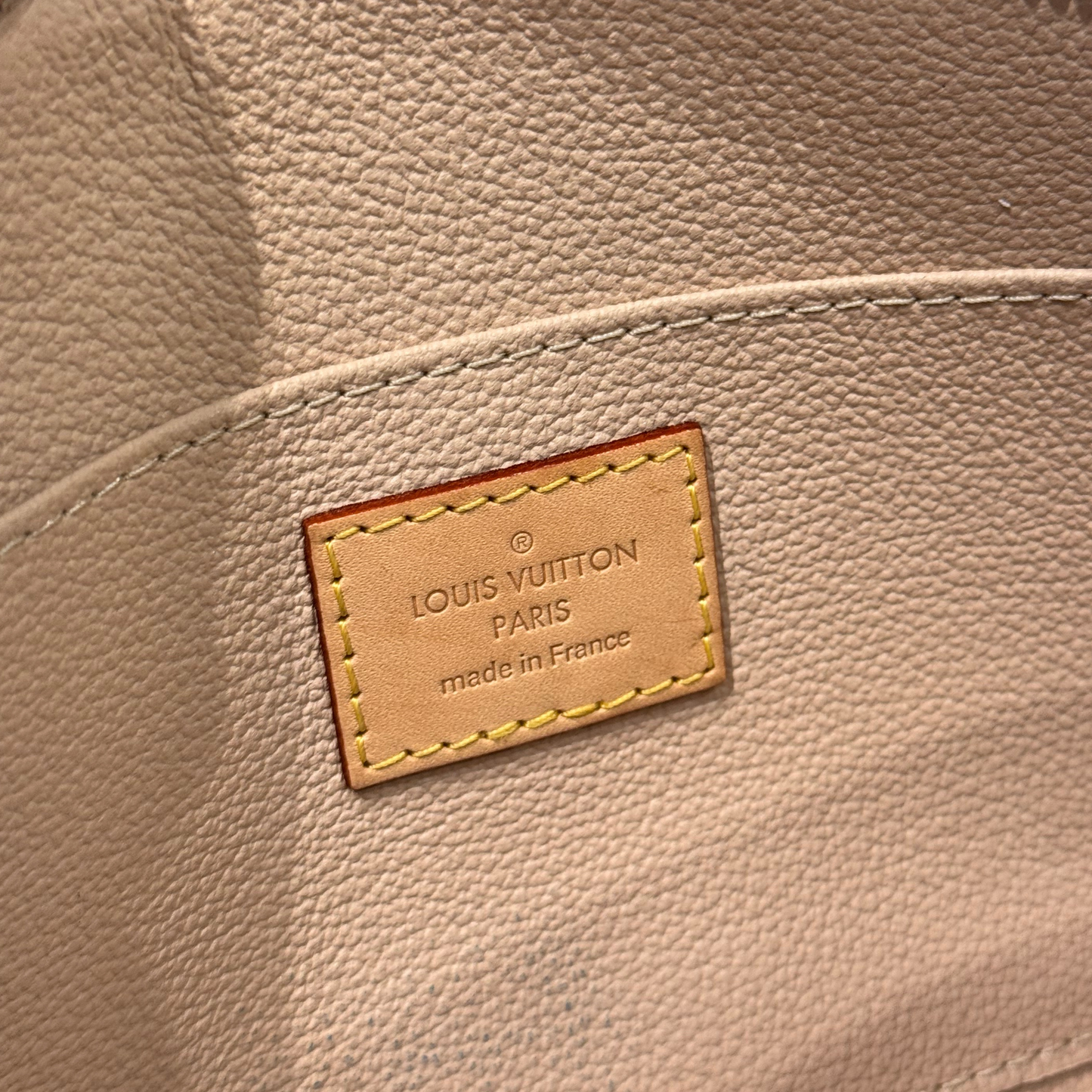 POCHETTE LOUIS VUITTON A MANO