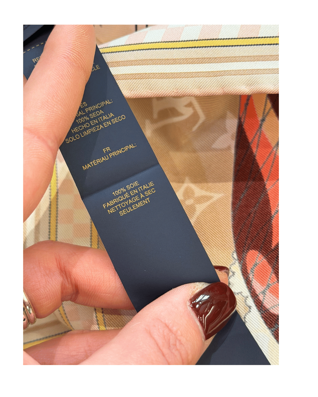 FOULARD LOUIS VUITTON "VOLEZ, VOGUEZ, VOYAGEZ" TONI NEUTRI