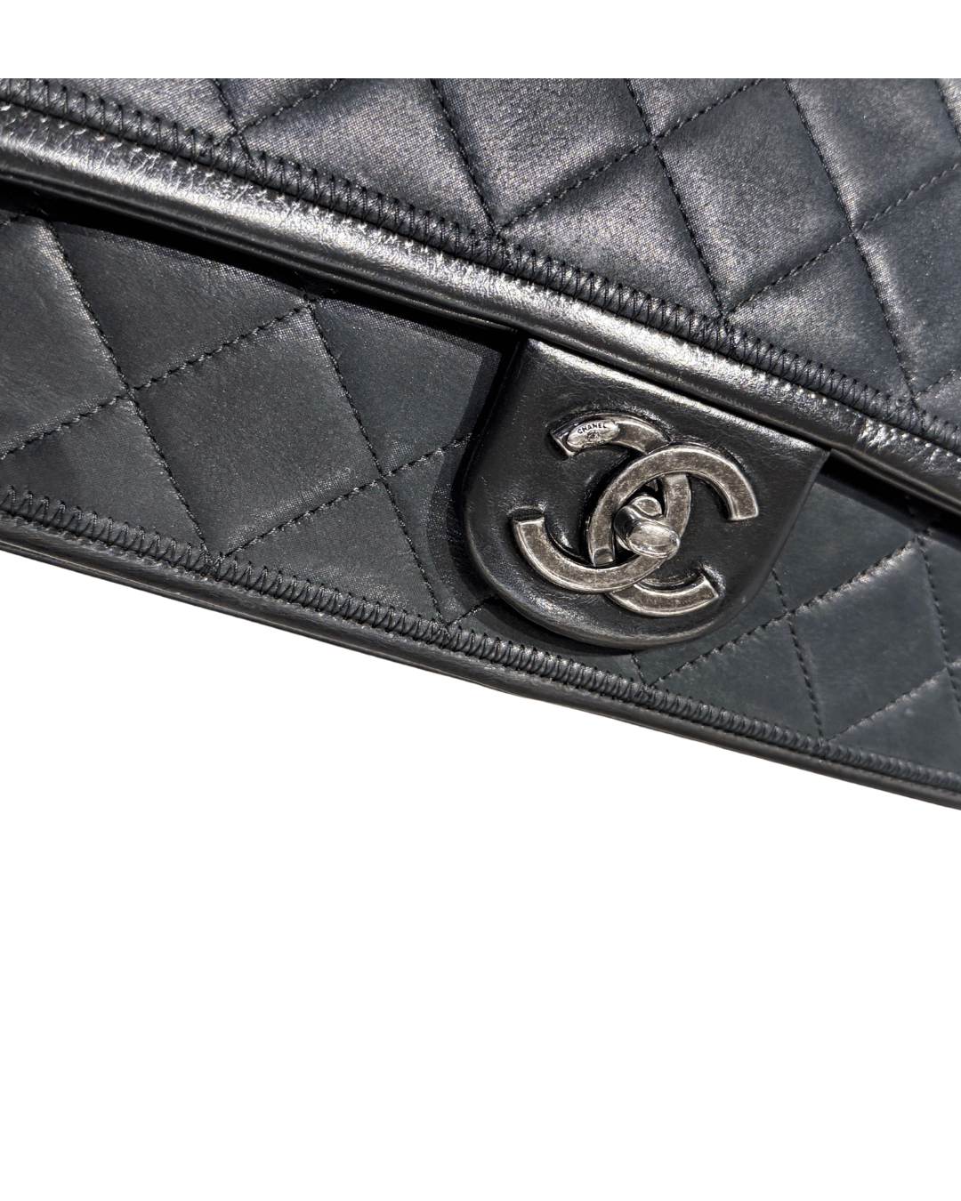CHANEL CLASSIC FLAP NERA