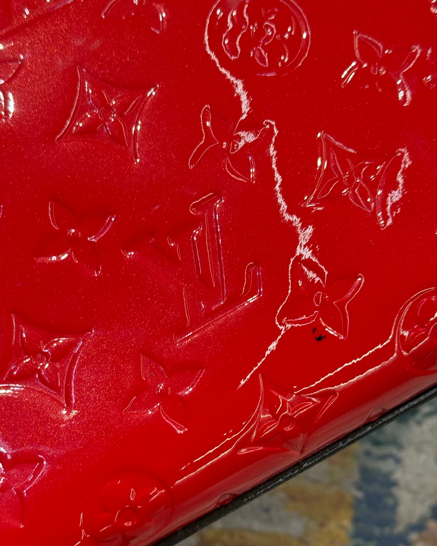 MONTAIGNE BB VERNIS ROSSA