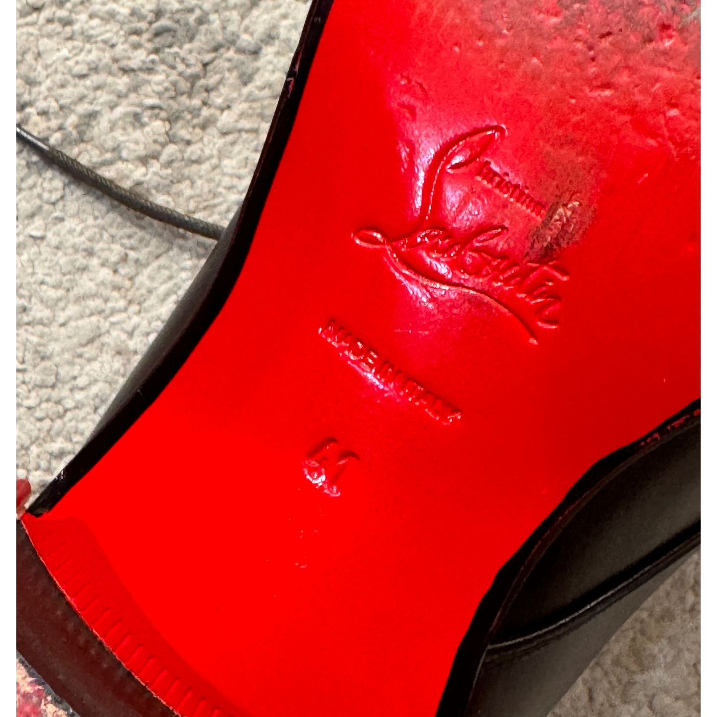 LOUBOUTIN STRINGATE MARRONE nr41