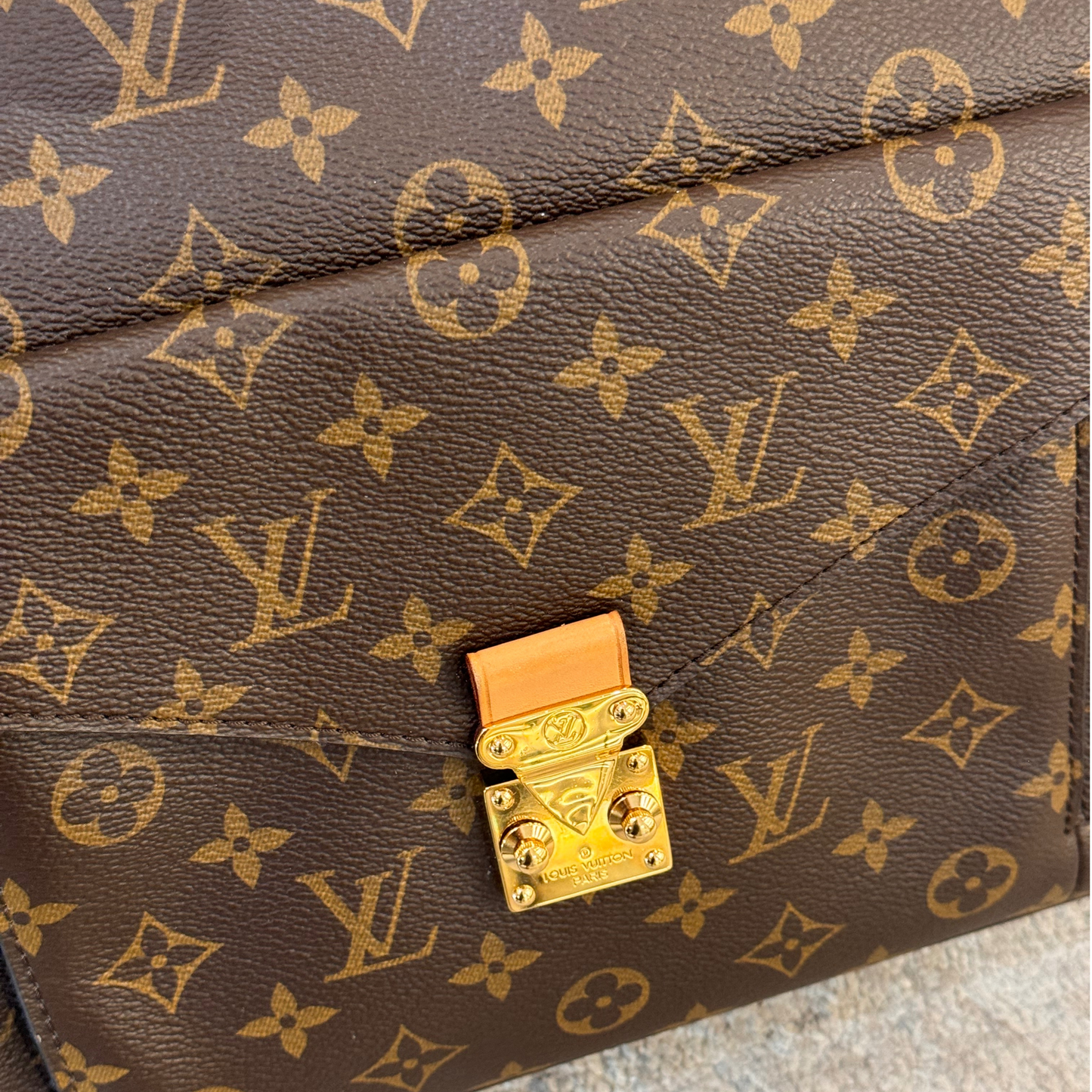METIS HOBO LOUIS VUITTON