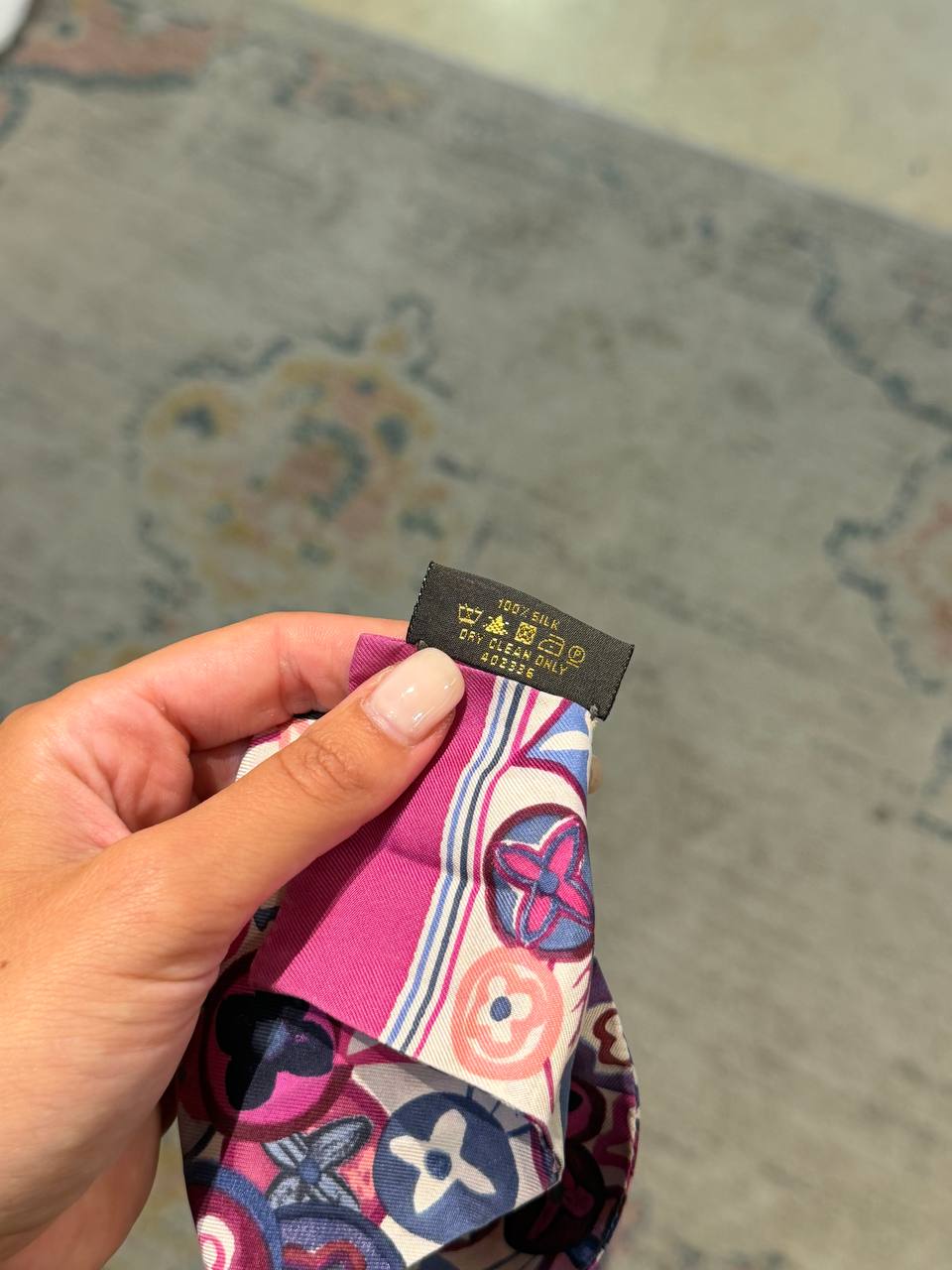 LOUIS VUITTON TWILLY SETA 100% ROSA MULTICOLOR