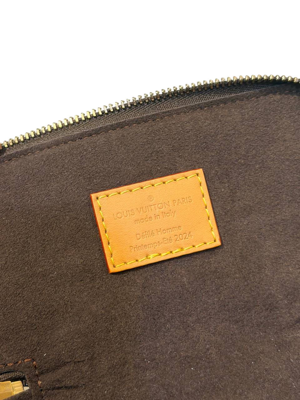 LOUIS VUITTON PORTA-OCCHIALI DAMIER JAUNE DÉFILÉ HOMME 2024