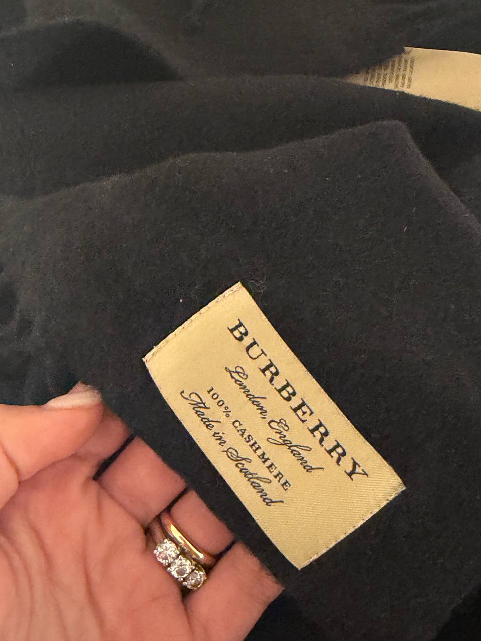 SCIARPA UNISEX BURBERRY 100% CASHMERE NERA FRANGE