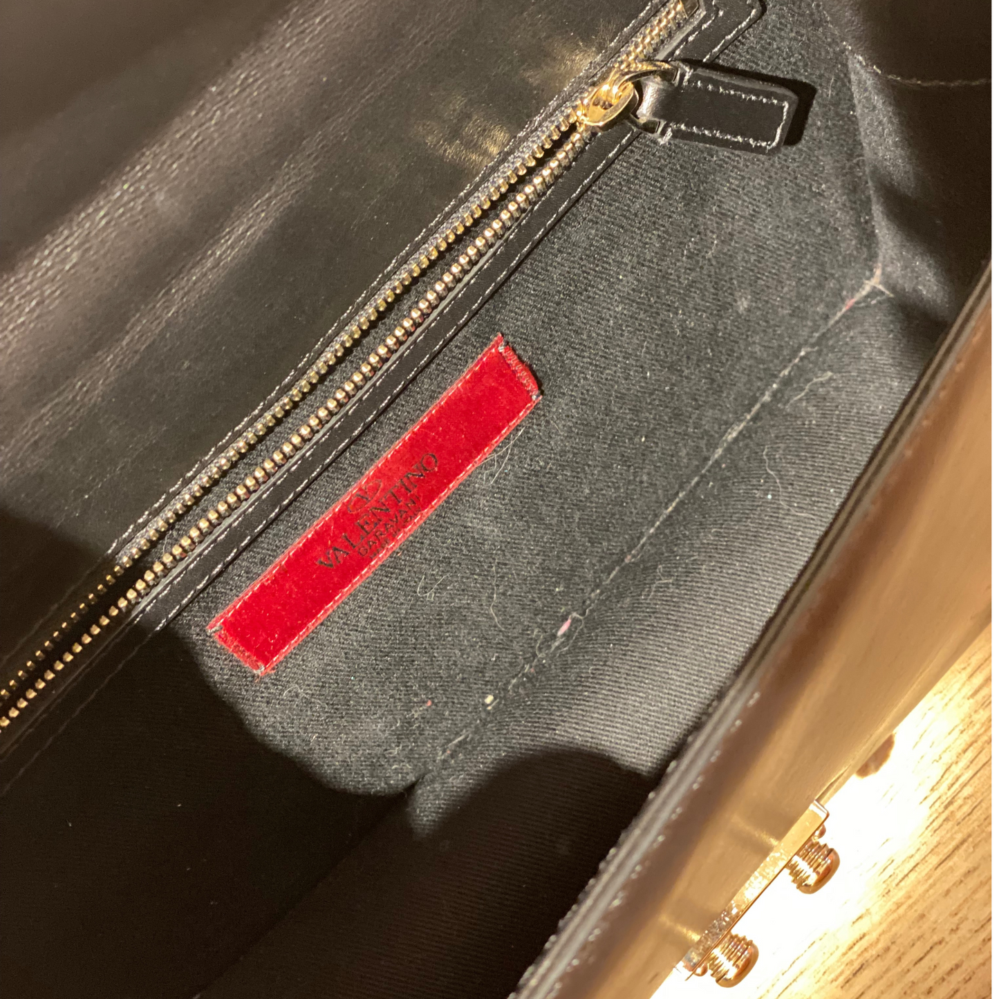 VALENTINO GLAM LOCK MEDIA
