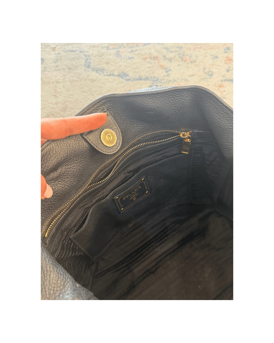 BORSA PRADA PELLE NERA MARTELLATA CON TRACOLLA