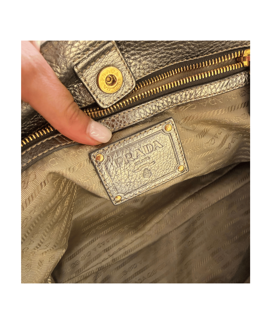 PRADA PELLE METALIZZATA GRIGIA