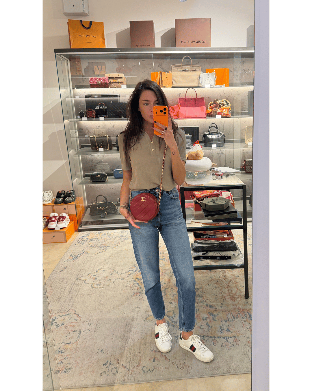 CHANEL ROUND 19 CLUTCH ON CHAIN CILIEGIA