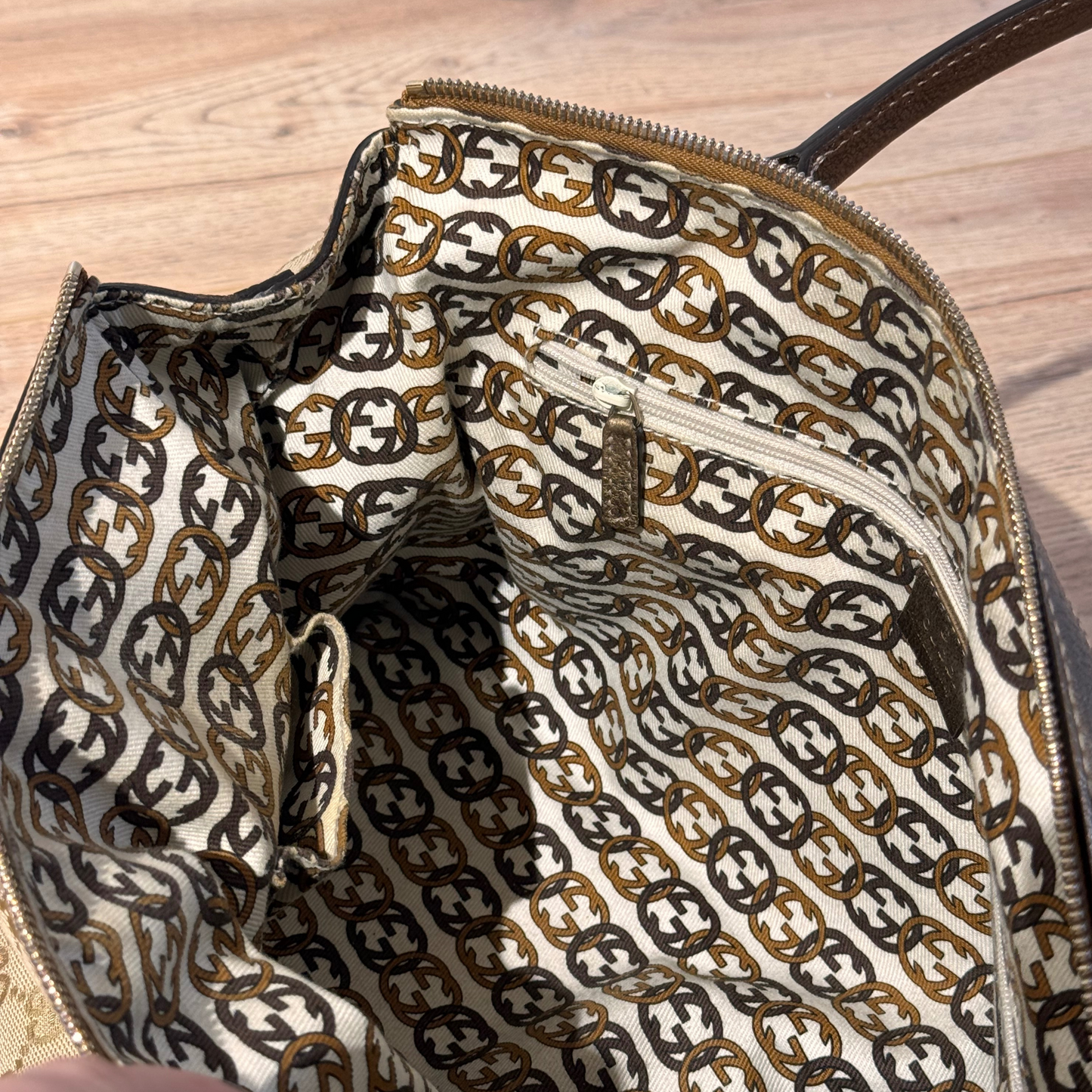 BORSA GUCCI MONOGRAM A SPALLA RIFINITURE ORO
