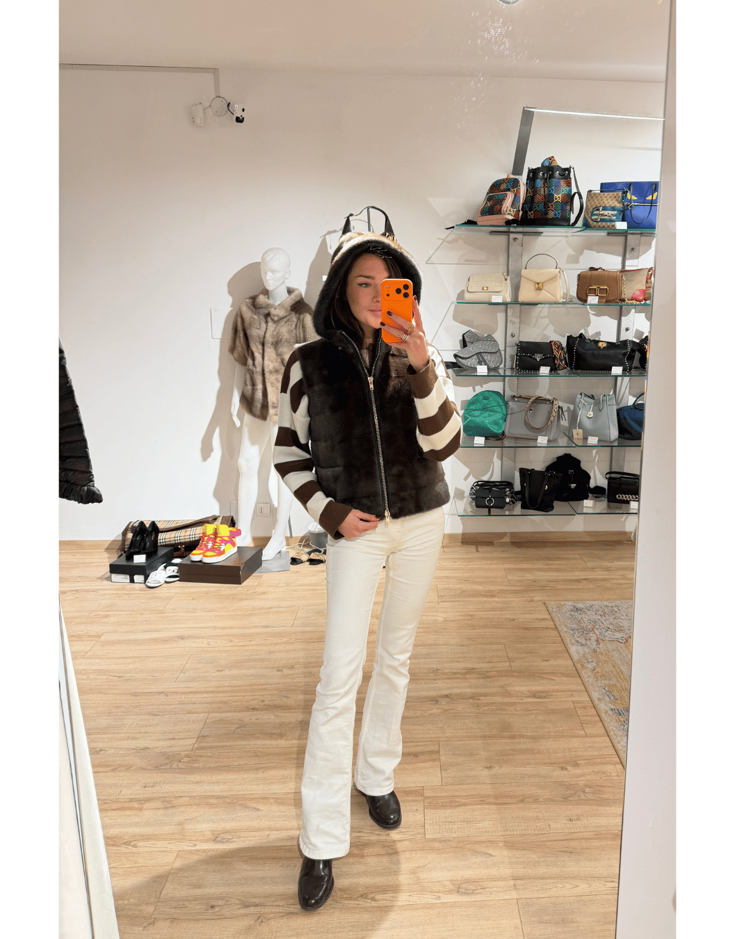 GILET VISONE CON CAPPUCCIO