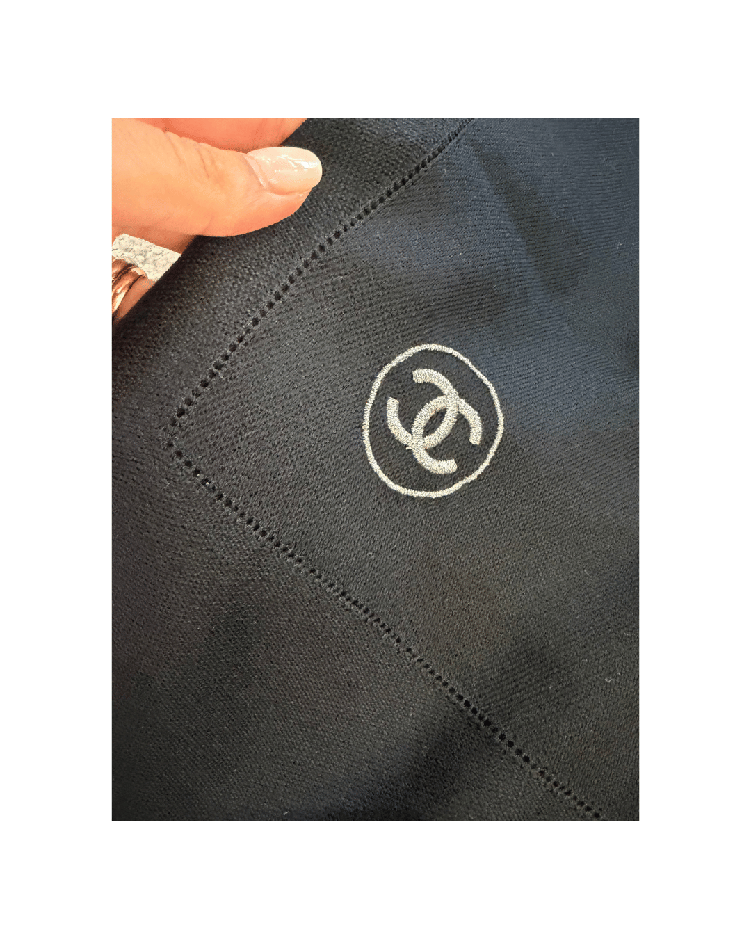 SCIARPA CHANEL NERA IN LANA LOGO CC