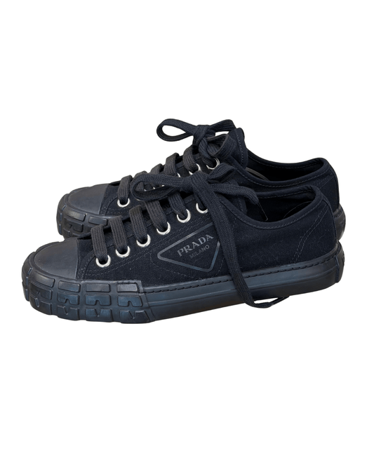 SNEAKERS PRADA NERE CON LOGO TONO SU TONO Nr 37