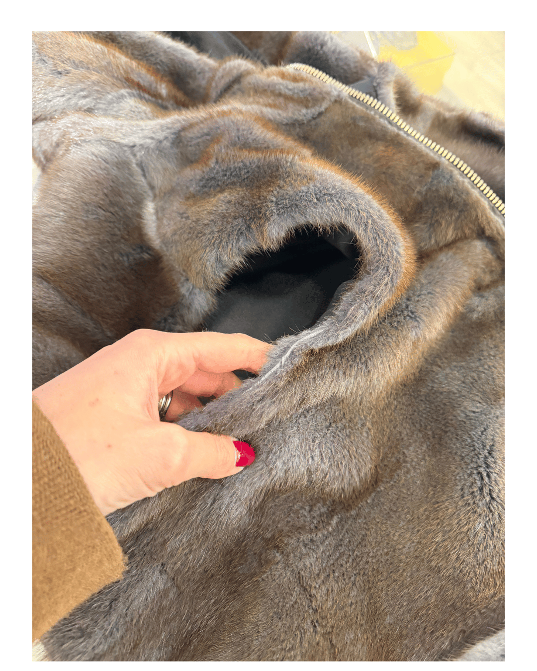 GILET VISONE CON CAPPUCCIO