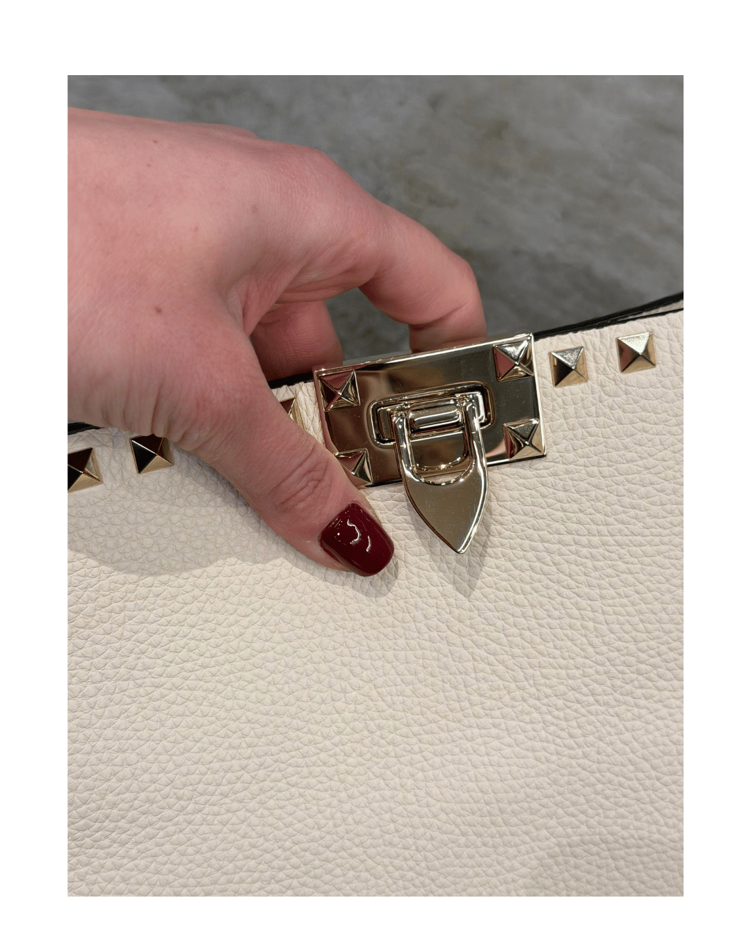 VALENTINO HOBO BAG CREMA BORCHIE