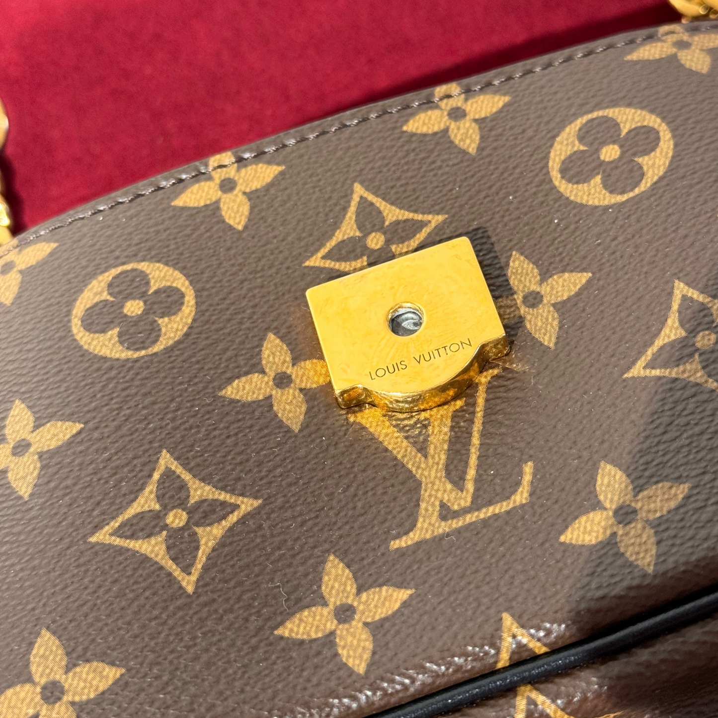PASSY LOUIS VUITTON