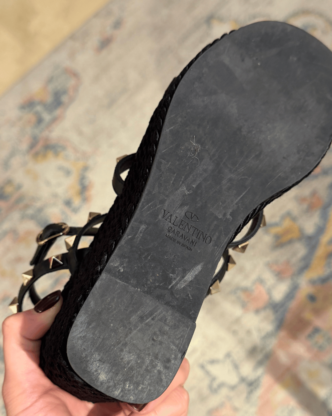 SANDALI CON ZEPPA E BORCHIE VALENTINO Nr 36