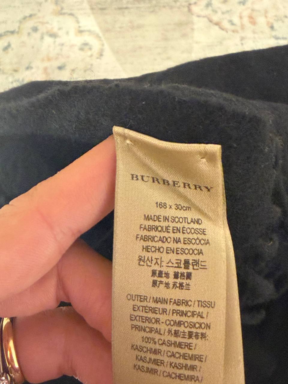 SCIARPA UNISEX BURBERRY 100% CASHMERE NERA FRANGE