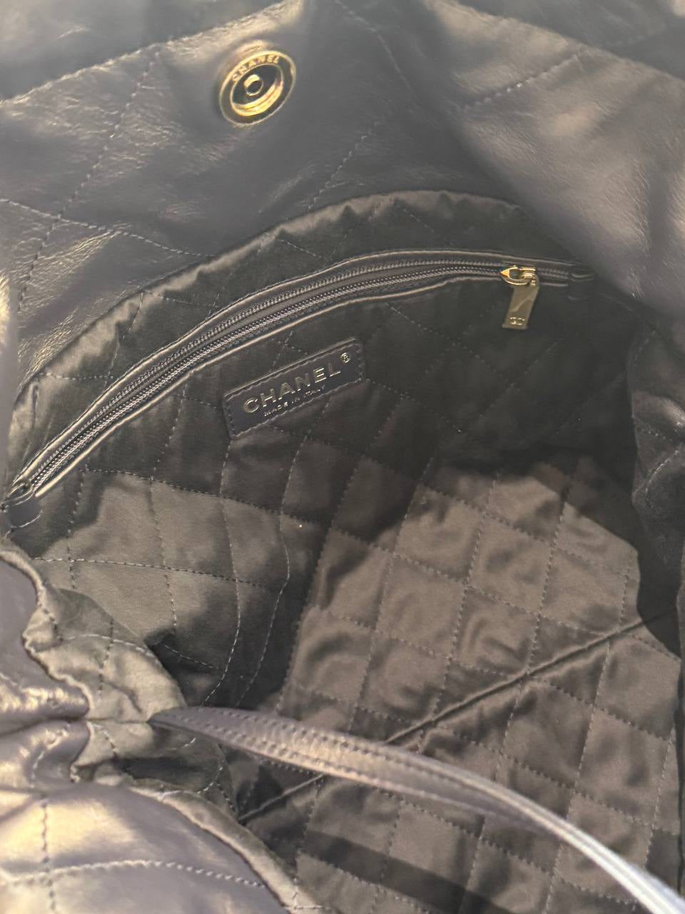CHANEL 22 BAG IN PELLE DI VITELLO BLU NAVY