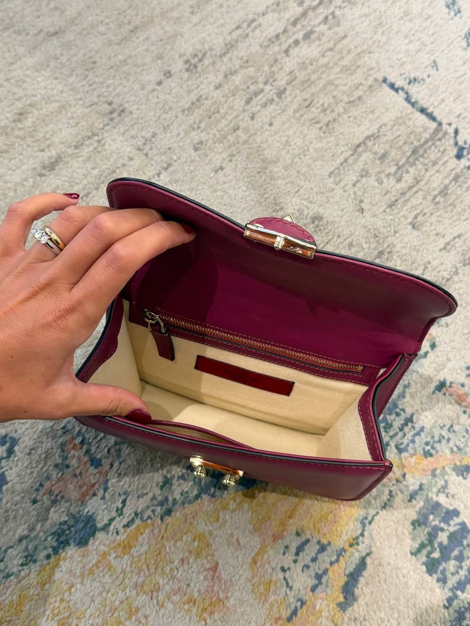 BORSA VALENTINO GARAVANI GLAM LOCK PRUGNA