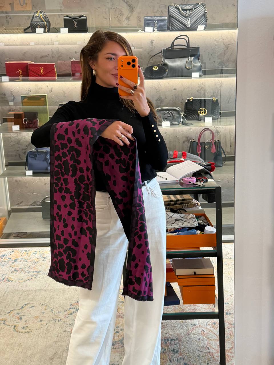 FOULARD SETA BURBERRY STAMPA LEOPARDATA TONI FUCSIA