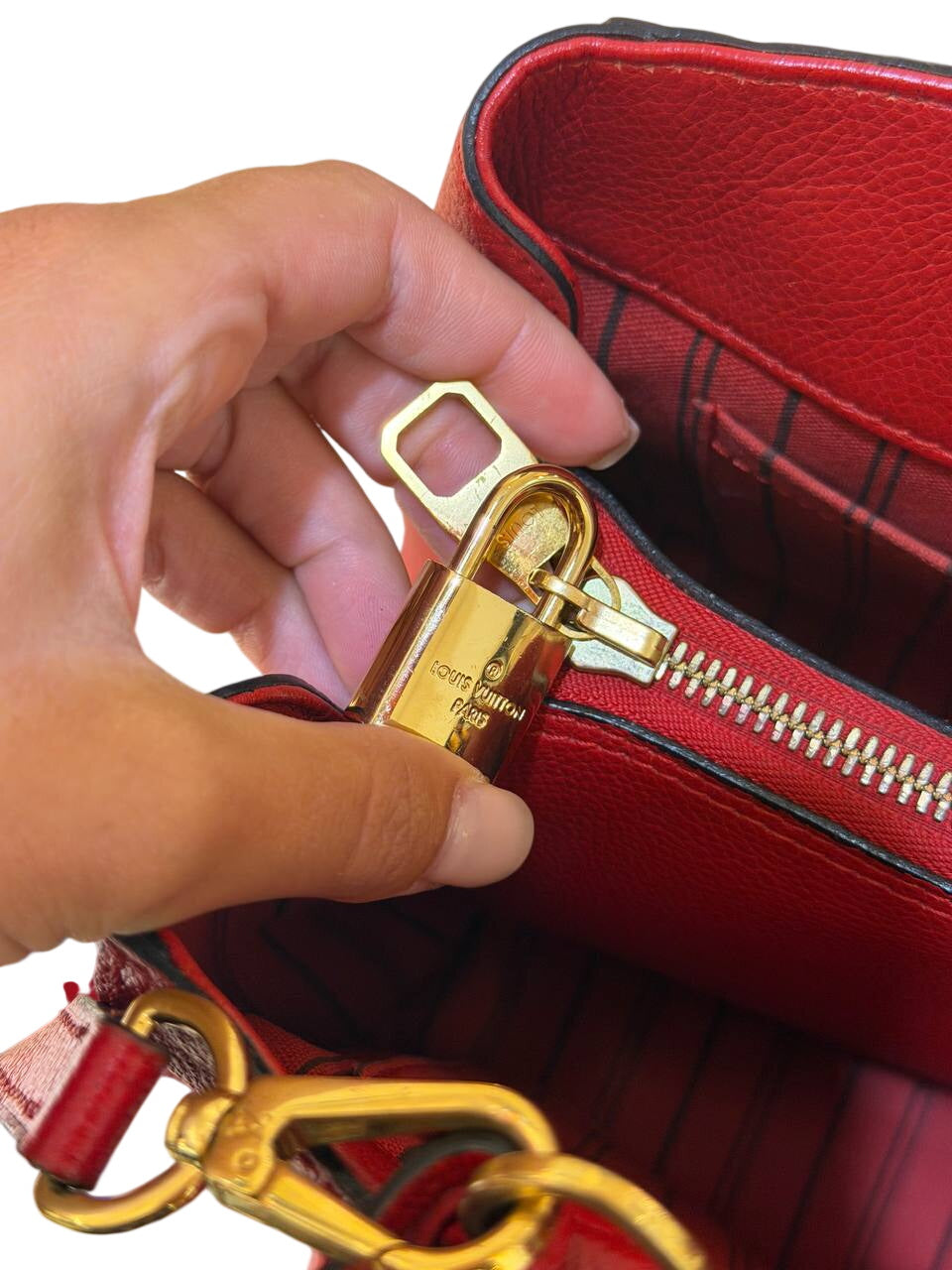 MONTAIGNE MM PELLE EMPREINTE ROSSA LOUIS VUITTON