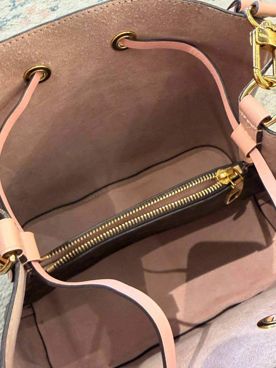 NEONOE MONOGRAM FINITURE ROSA LOUIS VUITTON