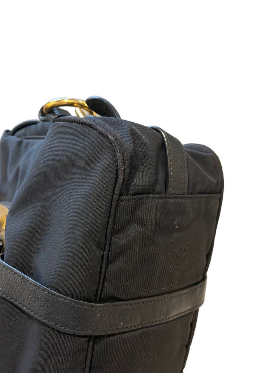 BORSA PRADA IN NYLON NERA HARDWARE DORATO