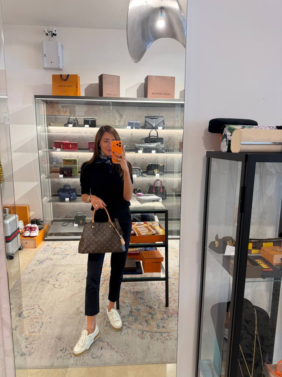 MONTAIGNE MM LOUIS VUITTON MONOGRAM