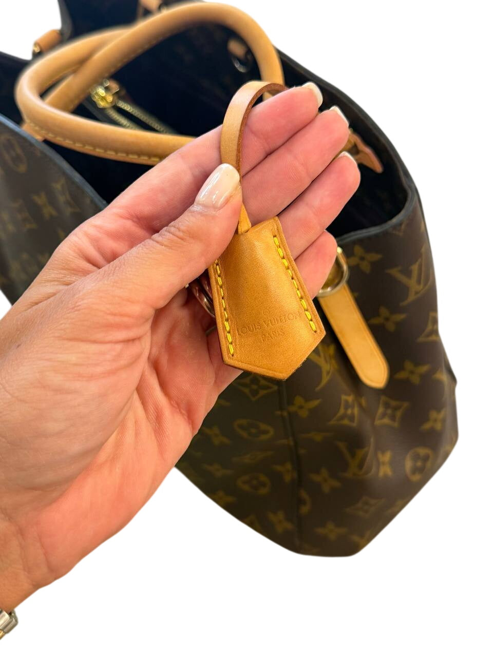 LOUIS VUITTON MONTAIGNE MM MONOGRAM