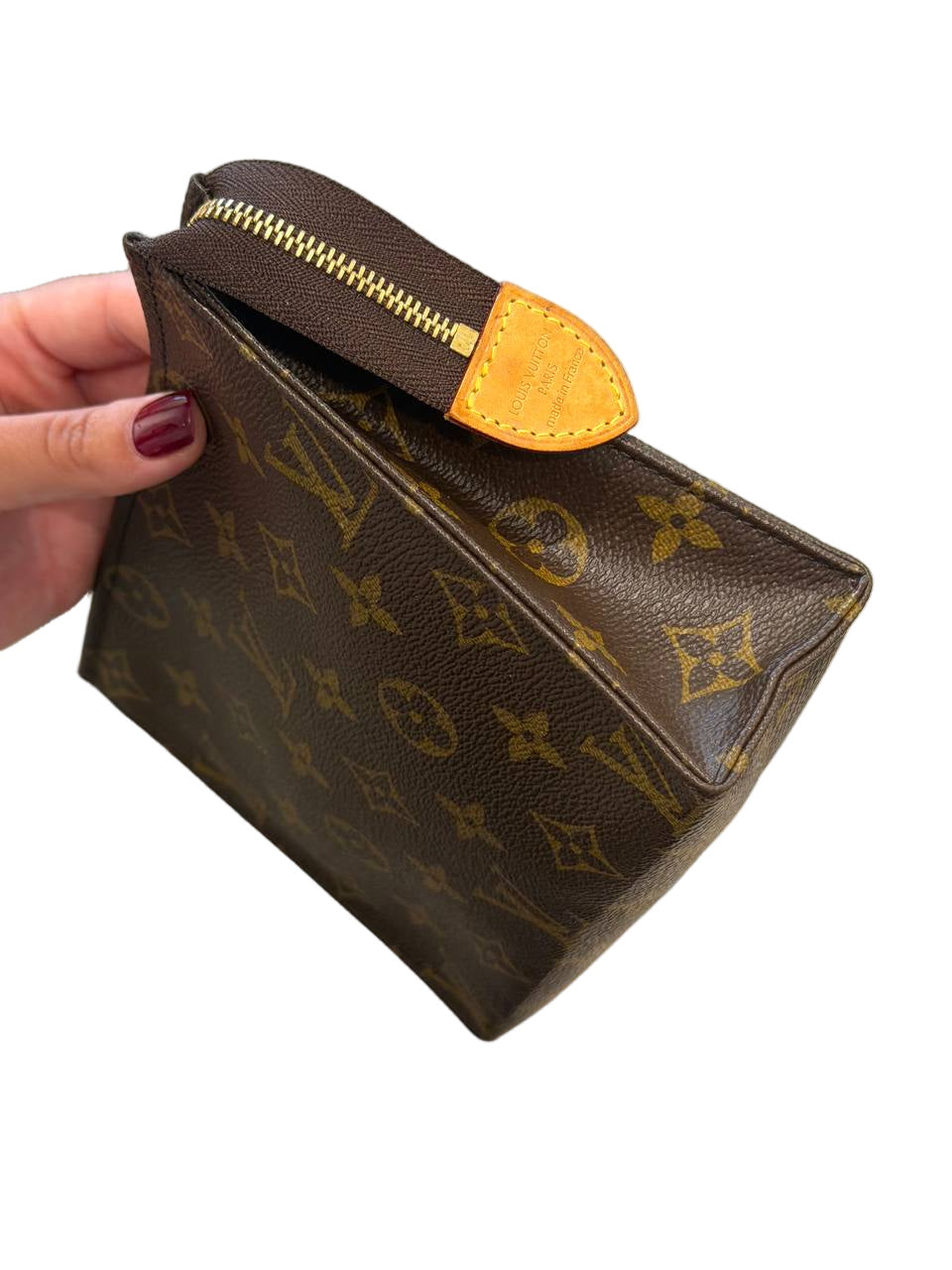 TOILET 19 LOUIS VUITTON  MONOGRAM
