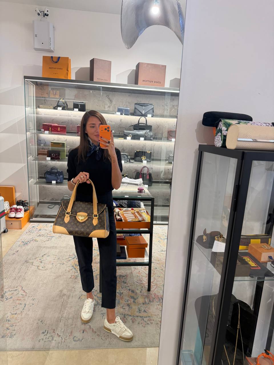 BEVERLY GM LOUIS VUITTON MONOGRAM HANDBAG