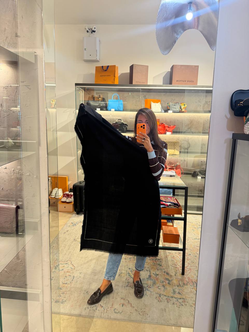 SCIARPA CHANEL NERA IN LANA LOGO CC
