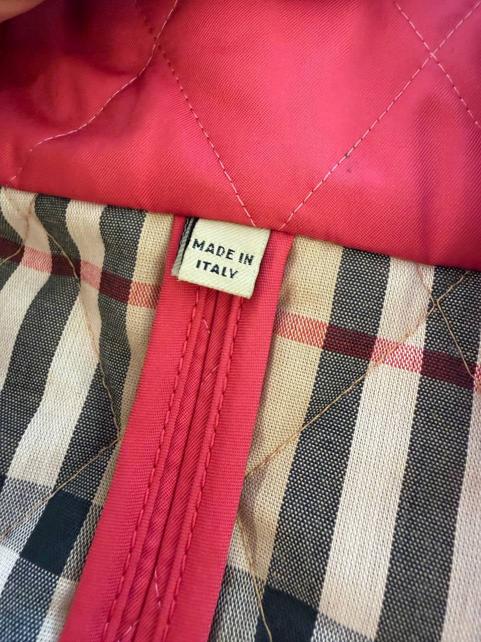 PIUMINO LEGGERO BURBERRY TRAPUNTATO MAGENTA Tg M