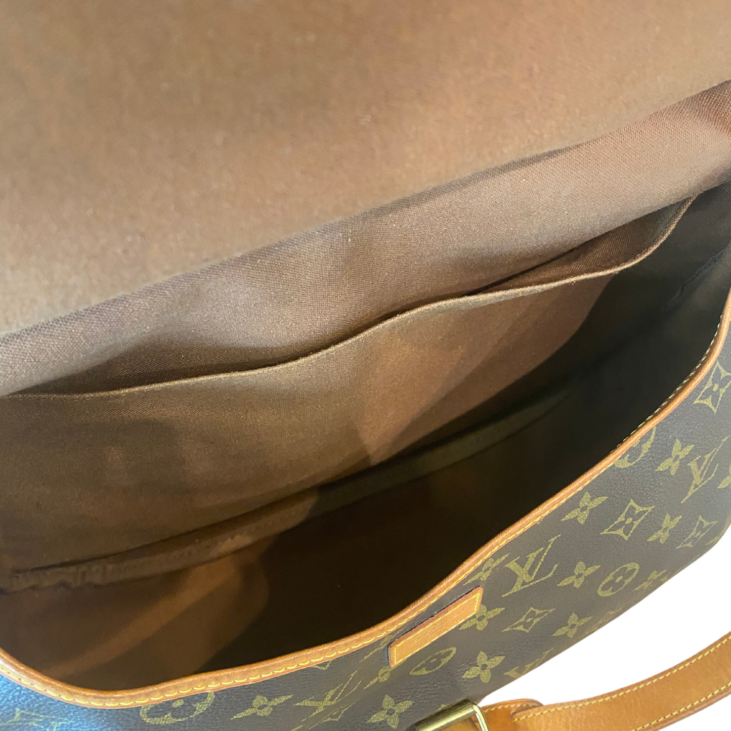 SAUMUR LOUIS VUITTON